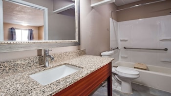 Standard Room, 2 Queen Beds, Accessible, Bathtub