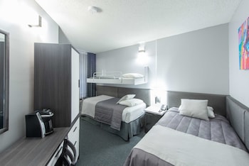 Standard Room, Multiple Beds, Non Smoking