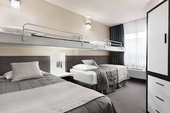 Standard Room, Multiple Beds, Non Smoking