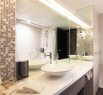 Panda Executive Twin Room (High Floor)