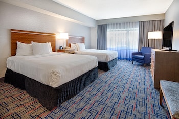 Suite, Multiple Beds, Microwave