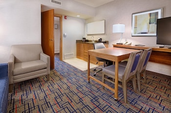Suite, Multiple Beds, Microwave