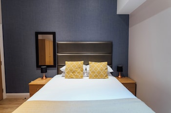 Superior Studio, 1 Double Bed, Annex Building (No lift access, £200 security deposit)