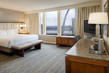 Room, 1 King Bed, Corner