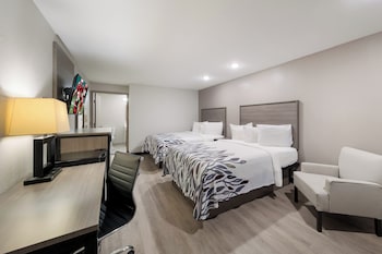 Deluxe Room, 2 Queen Beds, Accessible, Non Smoking (Poolside)