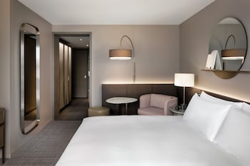 Fairmont, Room, 1 King Bed (Hearing & Mobility Accessible)