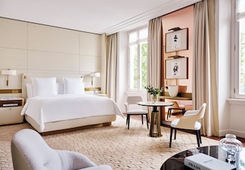 Studio Suite, 1 King Bed, Garden View