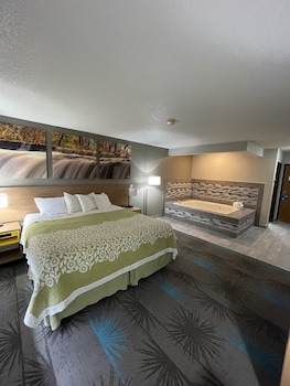 Deluxe Room, 1 King Bed, Non Smoking