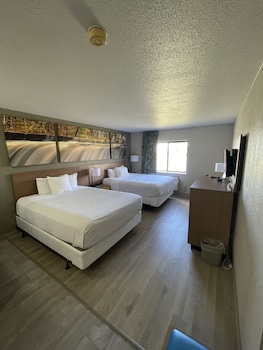 Room, 2 Queen Beds