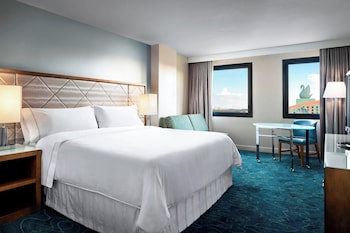 Traditional Room, 1 King Bed (Hearing Accessible)