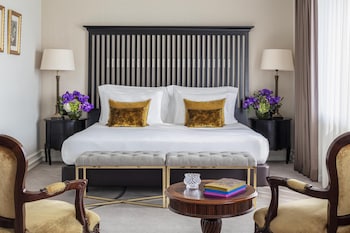 Suite (Beatriz Costa, Extra Bed 2 AD + 2 CH)