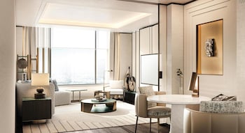 Deluxe Suite, 2 Twin Beds (Urban)