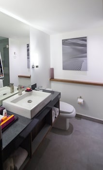 Club Room, 1 King Bed (Fiesta)