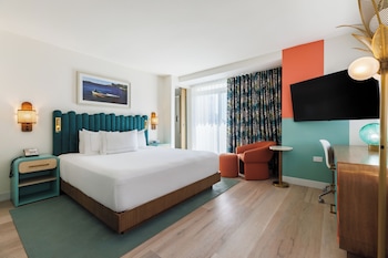 Room, 1 King Bed, Tower
