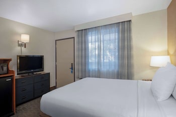 Standard Room, 1 Queen Bed, Non Smoking