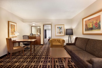 Suite, 2 Queen Beds, Non Smoking