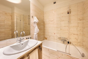 Classic Double or Twin Room