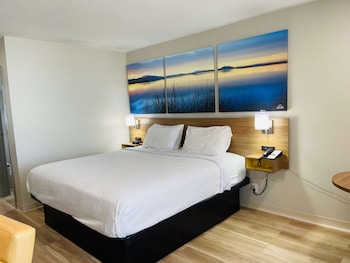 Standard Room, 1 King Bed
