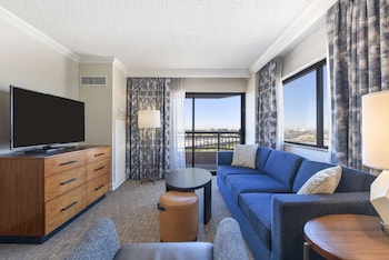 Suite - 1 King Bed with Queen Sofabed - High Floor