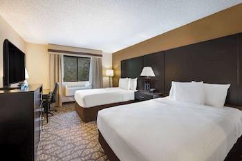 Standard Room, 2 Double Beds, Non Smoking, Refrigerator & Microwave