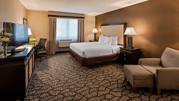 Standard Room, 1 King Bed, Non Smoking, Refrigerator & Microwave