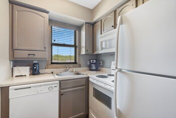 Condo, 2 Bedrooms, Mobility Accessible (#1101)