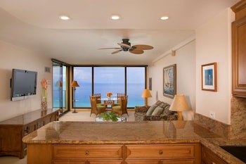 Suite, 1 King Bed, Oceanfront (1 Bath)