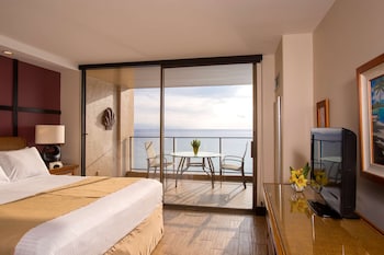 Premium Suite, 1 King Bed, Oceanfront