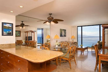 Suite, 1 King Bed, 2 Bathrooms, Oceanfront
