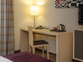 Standard Room, 1 Queen Bed with Sofa bed