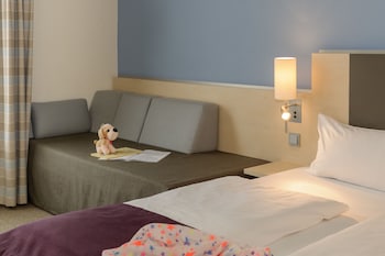 Standard Room, 1 Queen Bed with Sofa bed