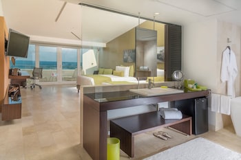 Club Room, 2 Queen Beds, Terrace, Ocean View (Terrace)