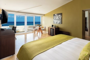 Suite, 1 King Bed (Caribbean)