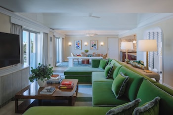 Suite, 1 King Bed, (Malibu Sunset)