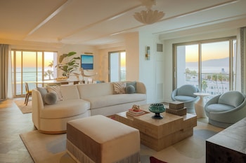 Suite, 1 King Bed, Oceanfront (Pacifica)