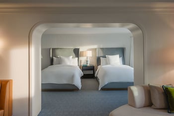 Suite, 1 Bedroom, Mobility Accessible, City View (Accessible Shower)