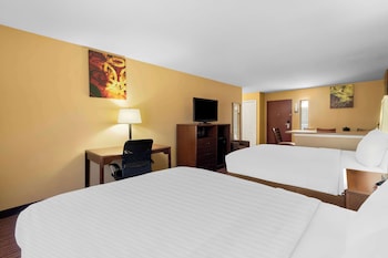 Suite, 2 Queen Beds, Non Smoking, Refrigerator & Microwave