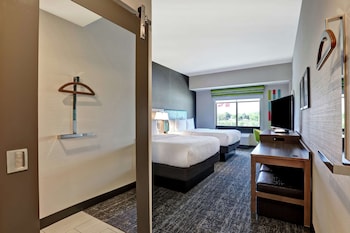 Signature Room, 2 Queen Beds, Refrigerator