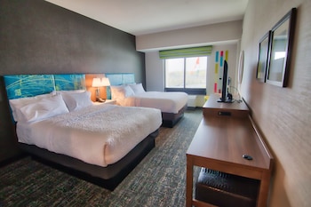 Signature Room, 2 Queen Beds, Refrigerator
