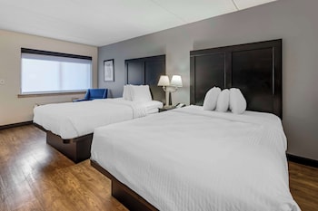 Standard Room, 2 Queen Beds, Non Smoking, Microwave
