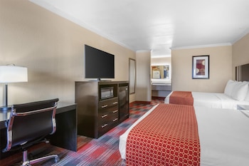 Standard Room, 2 Queen Beds, Non Smoking, Refrigerator & Microwave (Walk-in Shower)