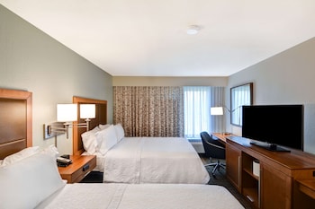 Standard Room (2 Double Queen Beds)