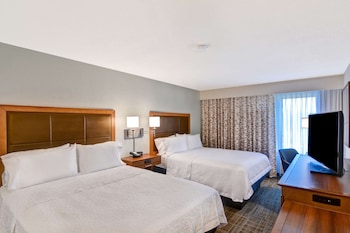 Standard Room (2 Double Queen Beds)