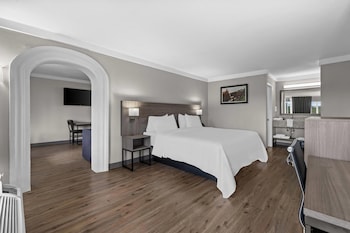 Suite, 1 King Bed, Non Smoking
