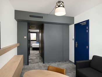 Superior Suite, 1 Queen Bed (Separate Living Room)