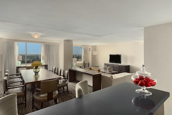 Room, Kitchenette (Parlor)