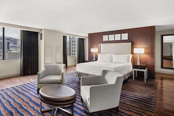 Suite, 1 King Bed with Sofa bed, Kitchenette