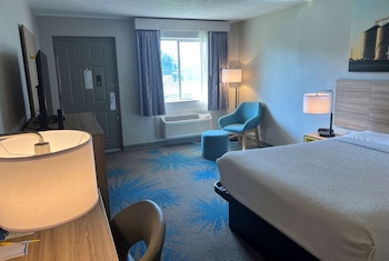 Suite, 1 King Bed, Non Smoking