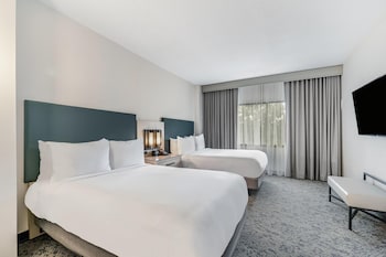 Suite, Multiple Beds, Microwave