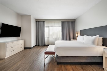 Suite, One King Bed, Non-Smoking